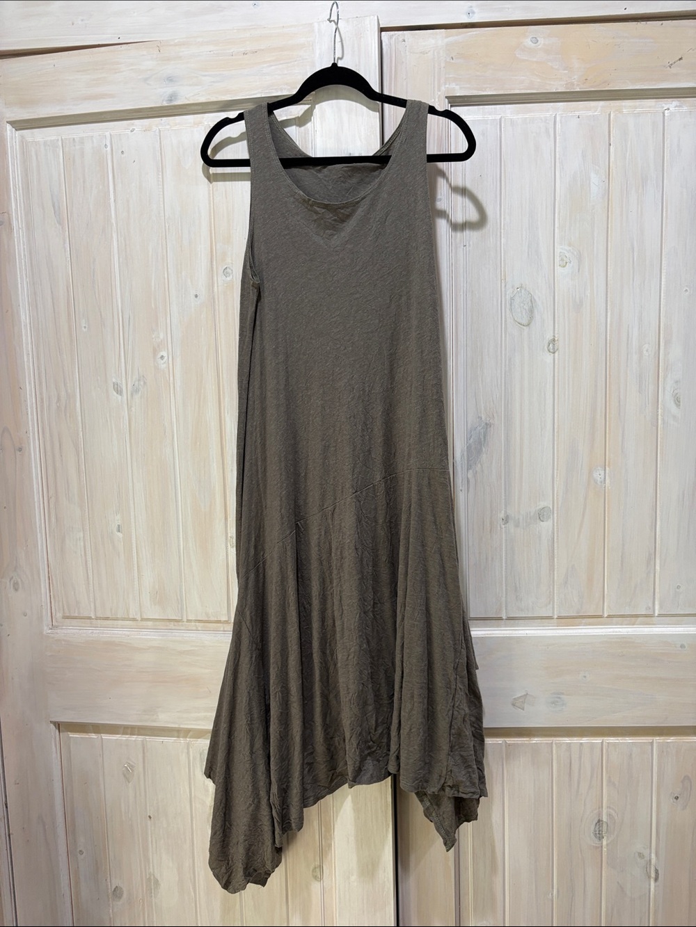 Chalet Sleeveless Handkerchief-Hem Dress in Gray